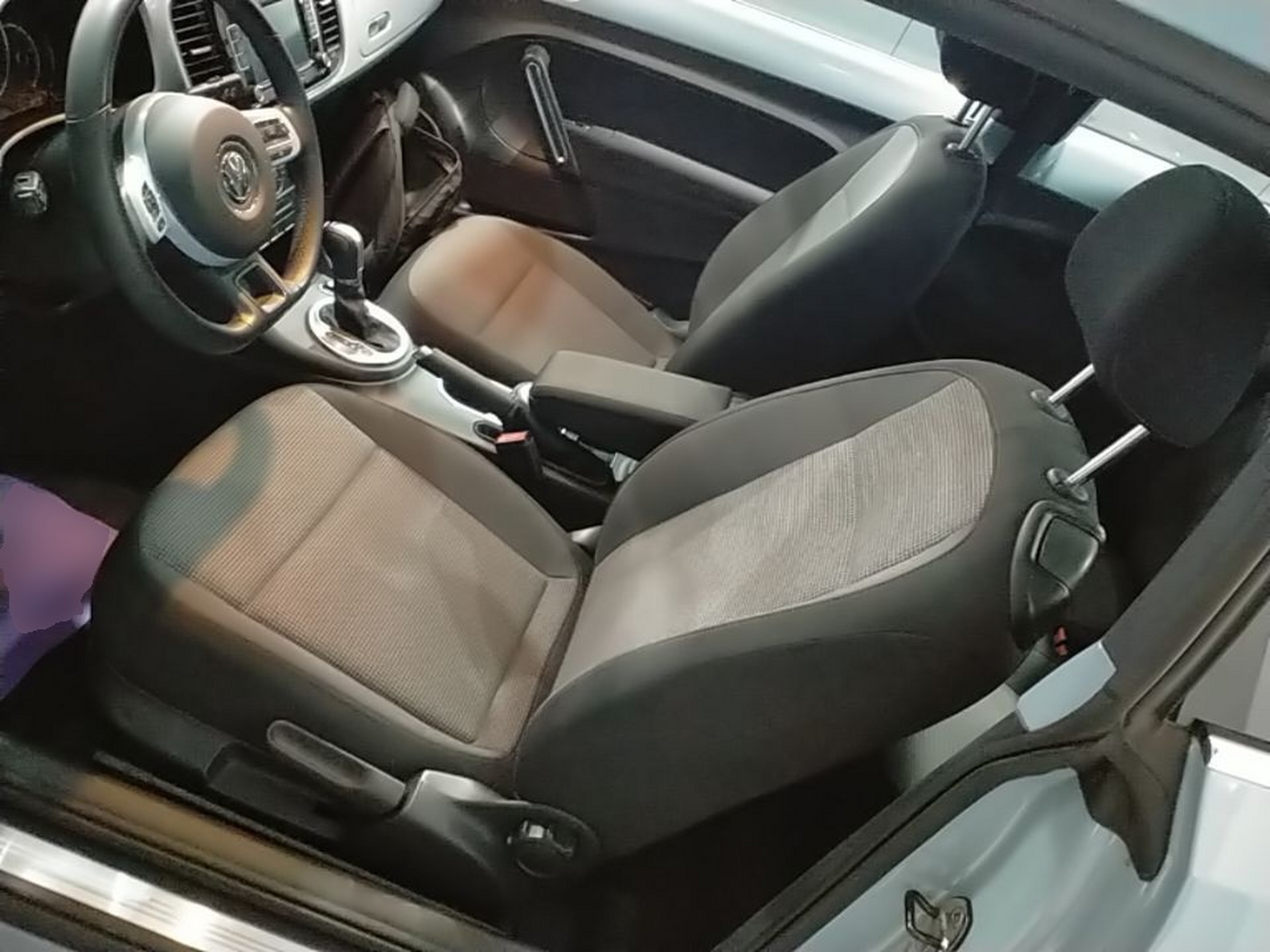 Vordere Reihe im Auto