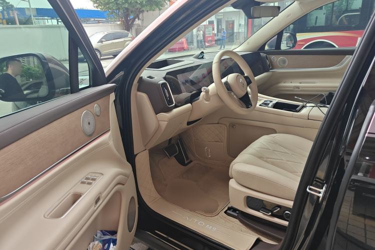 Used Hima AITO M9 2024 Range-Extended Ultra Version 42 kWh 6-Seater Model Driver Seat