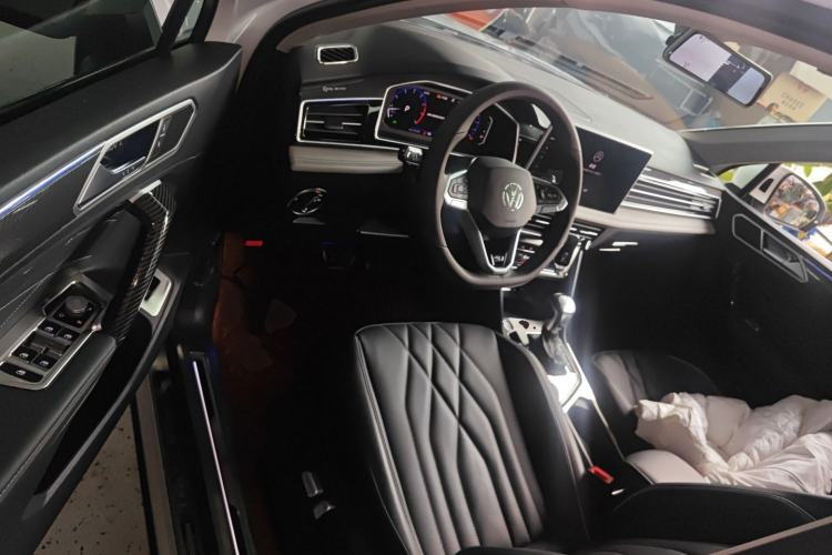 Used Volkswagen Tiguan L 2024 380TSI Automatic All-Wheel Drive R-Line Enhanced 7-Seater
