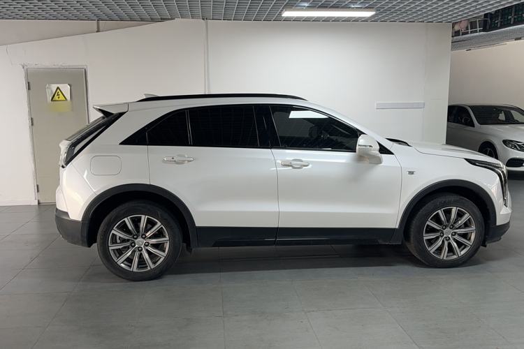 Used Cadillac XT4 2018 28T 4x4 Leading Sport Model