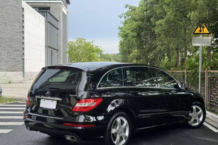 Used Mercedes-Benz R-Class 2015 R 320 4MATIC Luxury Model