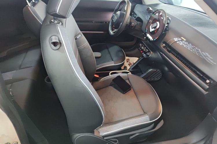 Used MINI Electric COOPER 2024 456km COOPER E Classic Edition