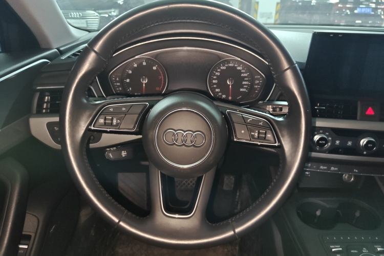 Used Audi A4L 2019 40 TFSI Ambition China VI Steering Wheel