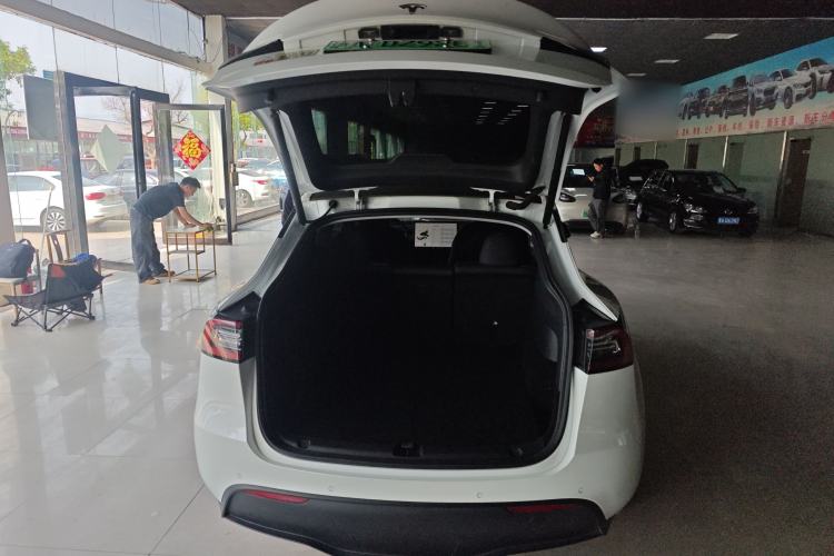 Used Tesla Model Y 2021 Long-Range All-Wheel-Drive Version 3D7 Trunk