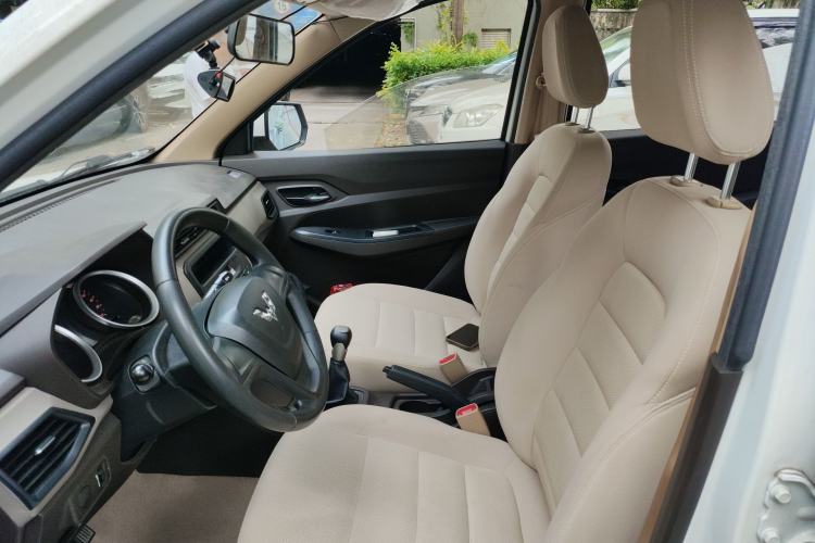 Used Wuling Hongguang 2018 1.5L S Standard Version L2B Left Front Seat
