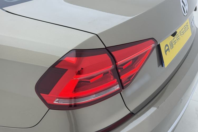 Used Volkswagen Passat 2017 330TSI DSG Luxury Edition
