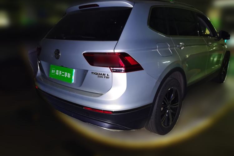 Used Volkswagen Tiguan L 2017 380TSI Automatic All-Wheel-Drive Luxury Edition Rear Right 45 Deg