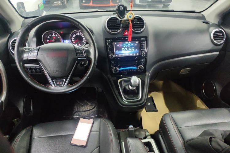 Used Haval H6 2014 Upgraded Model 1.5T Manual Two-Wheel Drive Elite Version Center Console