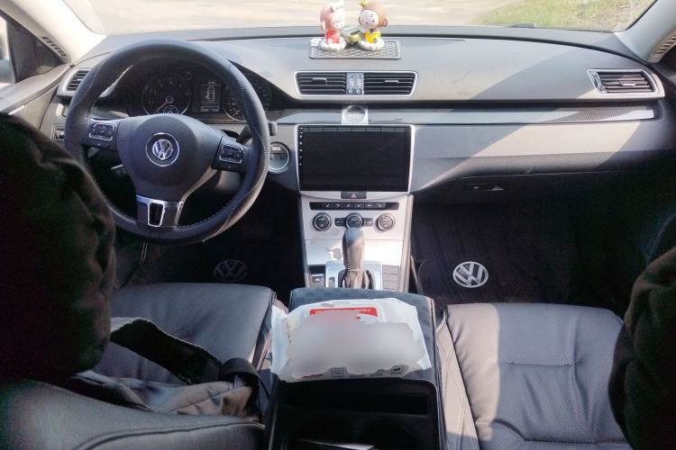 Used Volkswagen Magotan 2016 1.8TSI Luxury Comfort Model Center Console