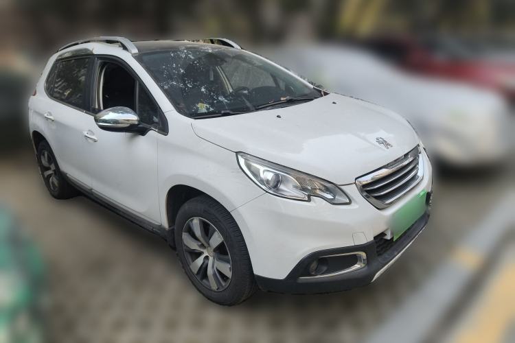 Used Peugeot 2008 2015 1.6THP Automatic Navigation Edition Front Right 45 Deg