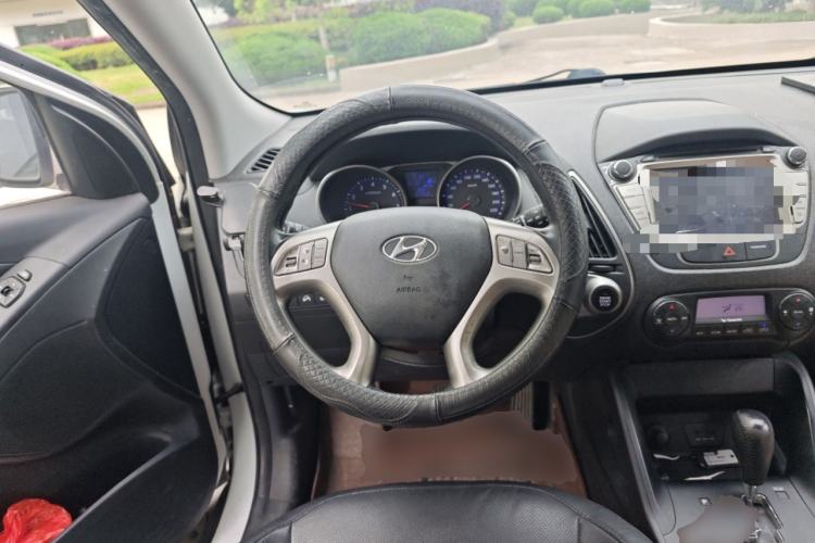 Used Hyundai ix35 2013 2.0L Automatic Two-Wheel Drive Smart GLS China IV Standard Steering Wheel