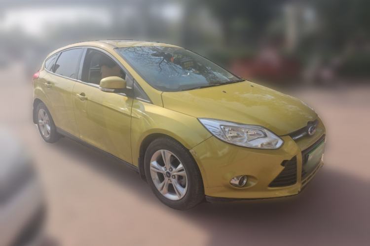 Used Ford Focus 2012 Hatchback 1.6L Automatic Fashion Edition Front Right 45 Deg