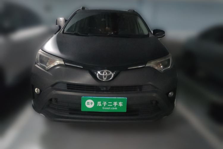 Used Toyota RAV4 2016 2.0L CVT Two-Wheel Drive Fashion Edition China V Standard
