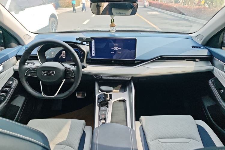 Used Geely Auto Preface 2023 2.0TD Prestige Version Center Console