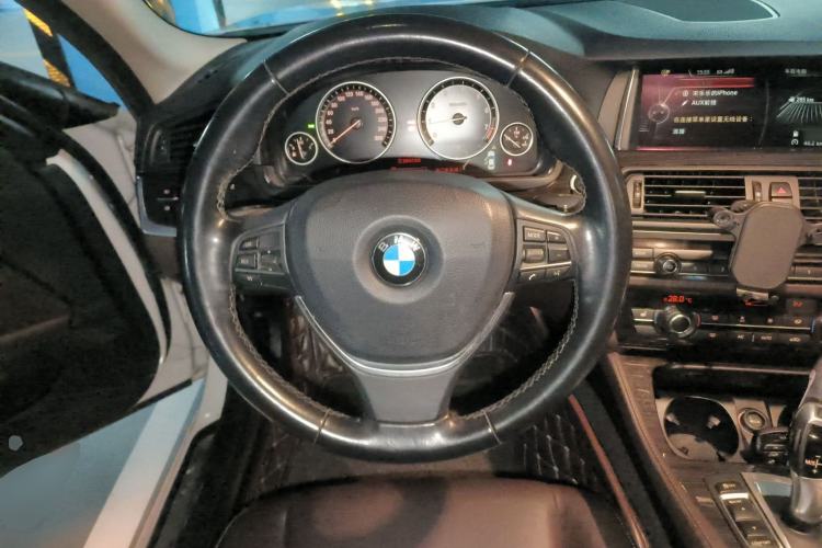 Used BMW 5 Series 2014 525Li Luxury Design Package
