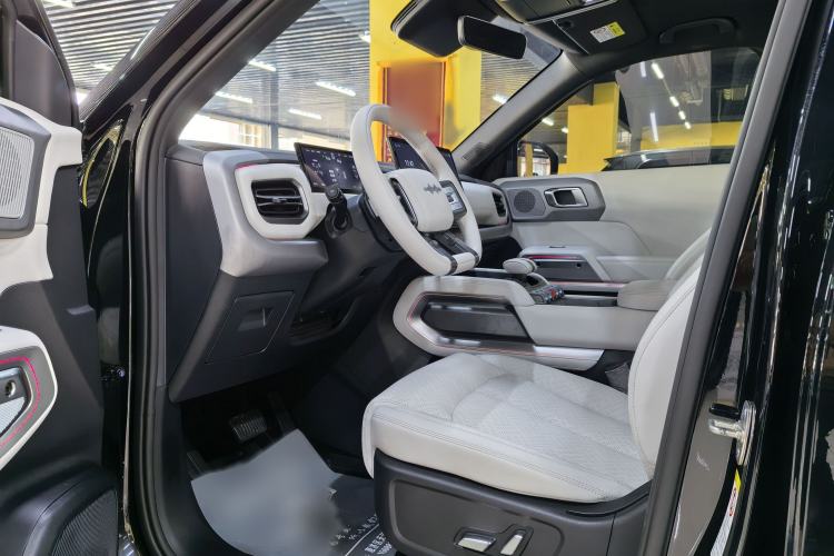 Used Formula Leopard Titanium 3 2025 501 km All-Wheel Drive Intelligent Driving Max Edition
