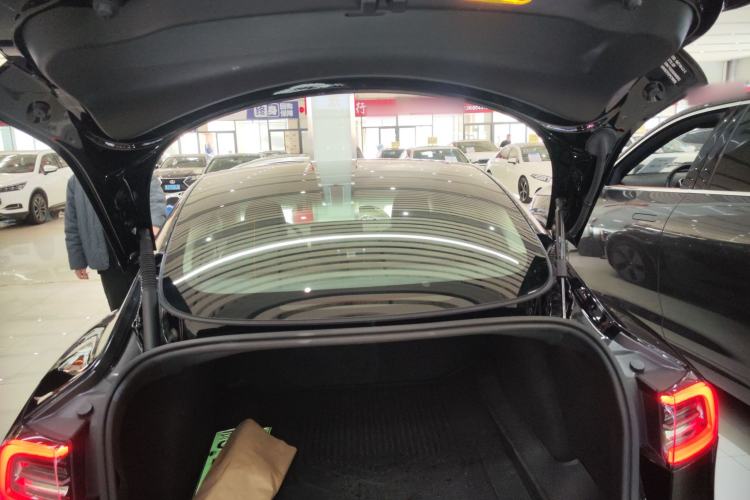 Used Tesla Model 3 2022 Rear-Wheel-Drive Version Trunk