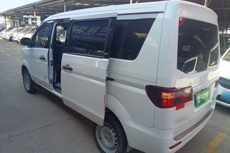 Used Jinbei Gold Hiace M Classic 2024 1.5L Engineering Lion Passenger Vehicle 5 Seats