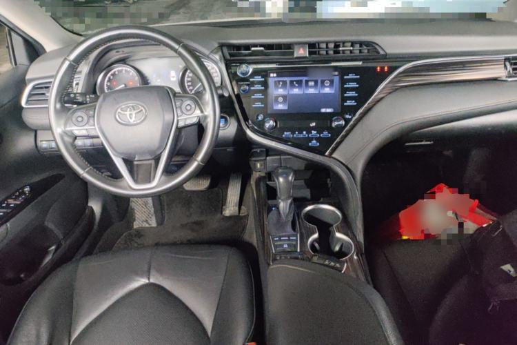 Used Toyota Camry 2018 2.5G Luxury Edition Center Console