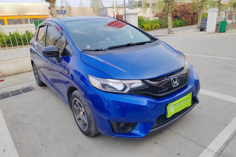 Used Honda Fit 2016 1.5L LXS CVT Comfort Sunroof Version Front Right 45 Deg