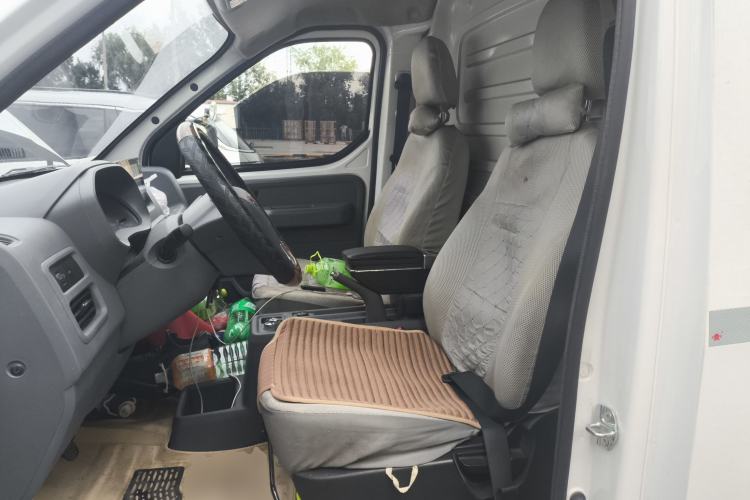 Used Wuling Yangguang 2024 300km Comfort Version with Sealed Windows 60kW
