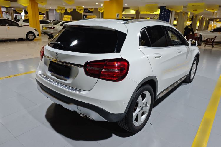 Used Mercedes-Benz GLA 2017 GLA 200 Sport Edition Rear Right 45 Deg