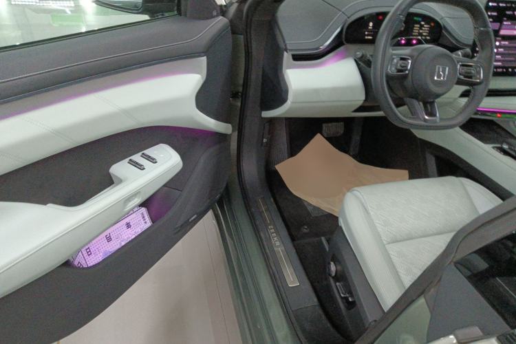 Used Zeekr 001 2025 WE Edition 95 kWh All-Wheel Drive Driver Seat