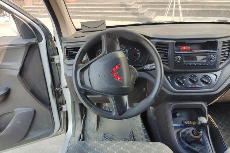 Used Wuling Hongguang V 2021 1.5L Enjoyment Edition LAR