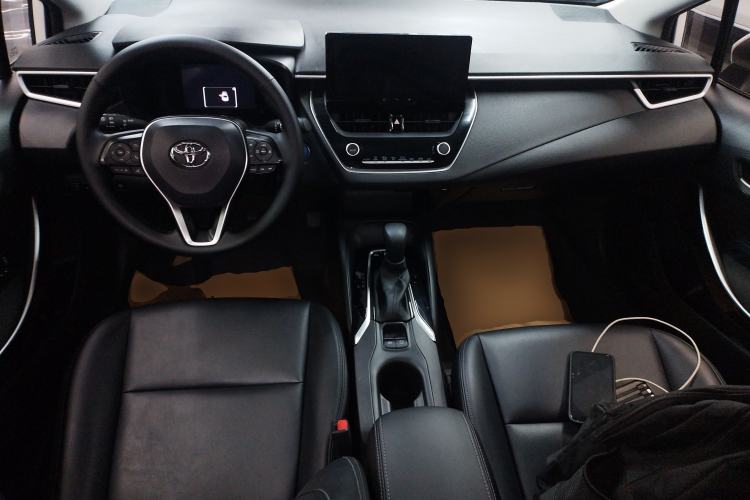 Used Toyota Corolla 2023 1.8L Smart Electric Hybrid Dual-Motor Pioneer Edition Center Console