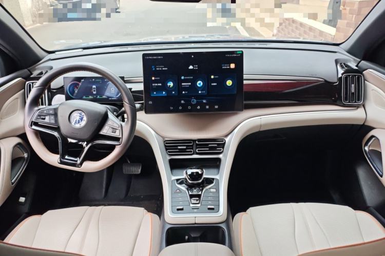 Used BYD Song Pro New Energy 2023 Champion Edition DM-i 110KM Excellence Model Center Console