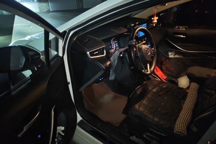 Used Toyota Corolla 2022 Dual-Motor 1.8L E-CVT Pioneer Edition Interior 3