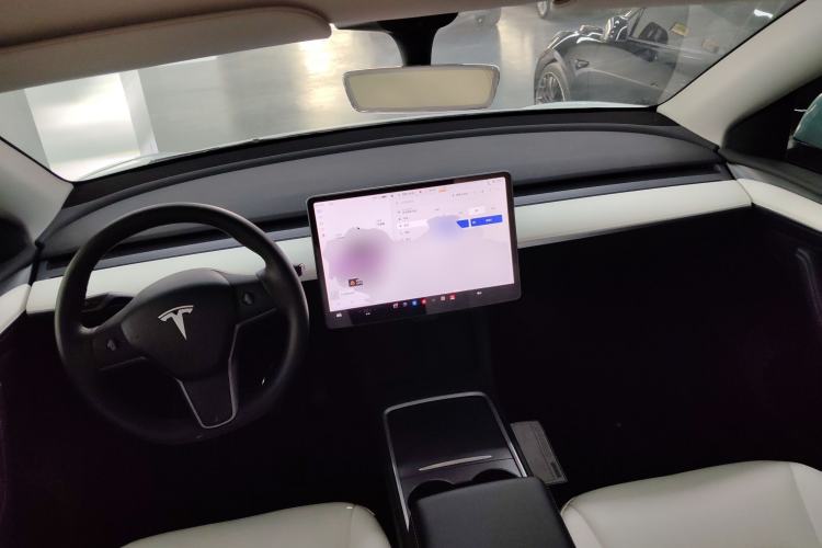 Used Tesla Model Y 2022 Long-Range All-Wheel-Drive Version
