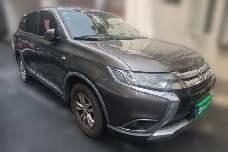 Used Mitsubishi Outlander 2016 2.0L Two-Wheel Drive Fashion Edition 5 Seats