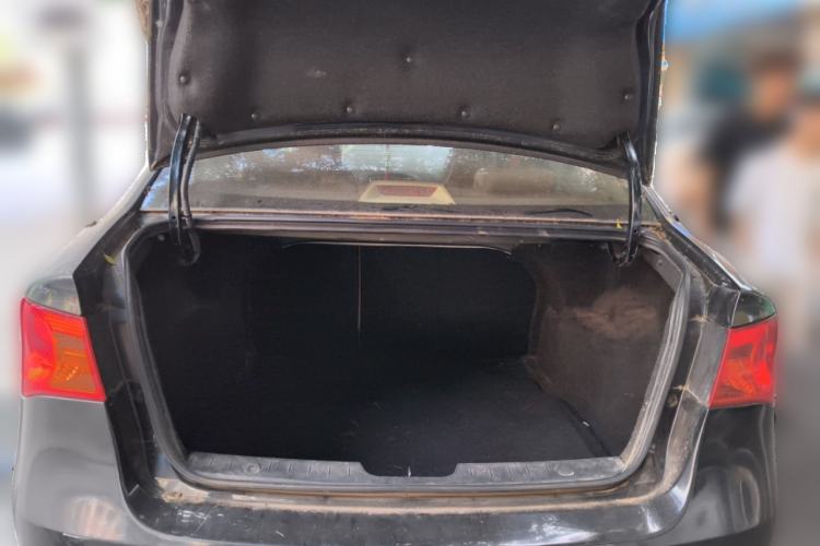 Used Roewe 350 2014 1.5L Manual Swift Edition Trunk