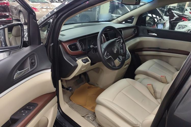 Used Buick GL8 2018 28T Luxury Model China VI Standard
