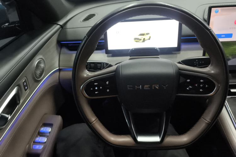 Used Chery Tiggo 8 PLUS C-DM 2025 1.5T 116 km Prestige Version 5 Seats Steering Wheel