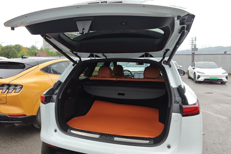 Used XPeng G9 2022 702 Max Trunk