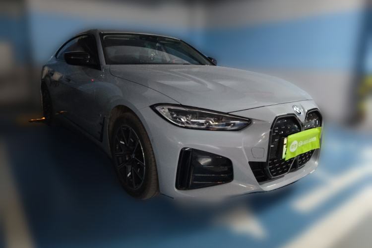 Used BMW i4 2023 eDrive35 Front Right 45 Deg