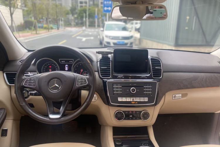 Used Mercedes-Benz GLE 2016 GLE 320 4MATIC Dynamic Edition Audio And AC Panel