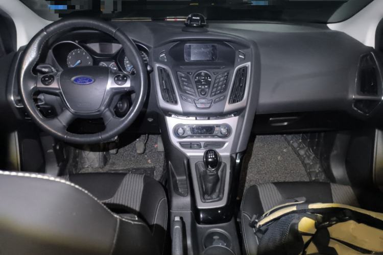 Used Ford Focus 2012 Hatchback 1.6L Manual Fashion Edition
