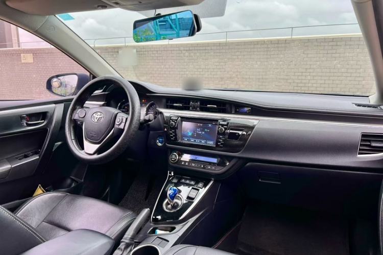 Used Toyota Levin 2016 Dual-Engine 1.8H V E-CVT Luxury Edition Interior 4