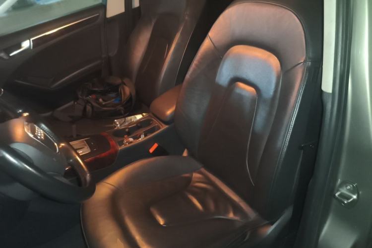 Used Audi A4L 2011 2.0 TFSI Comfort Model
