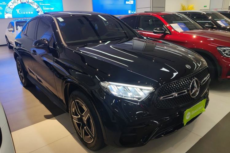 Used Mercedes-Benz GLC Coupe 2025 GLC 260 4MATIC Coupe SUV Front Right 45 Deg