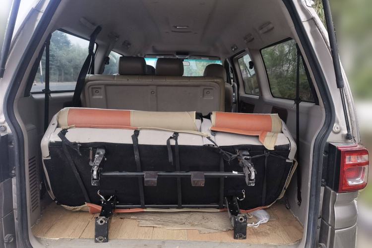 Used FORTHING Lingzhi 2019 M5L 2.0L 9-Seater Comfort Model Trunk