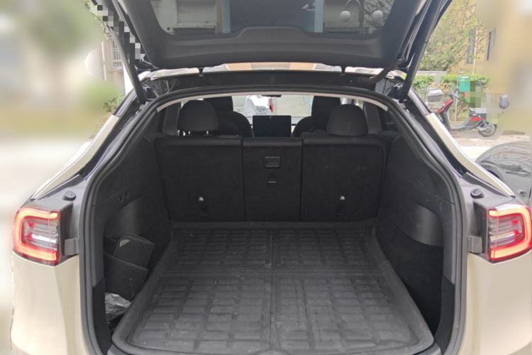 Used Tesla Model Y 2021 Long-Range All-Wheel-Drive Version 3D7
