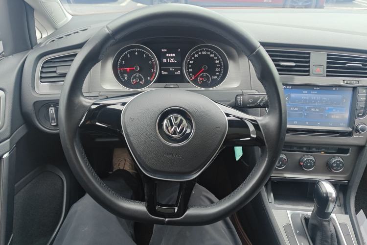 Used Volkswagen Golf 2016 1.6L Automatic Comfort Model
