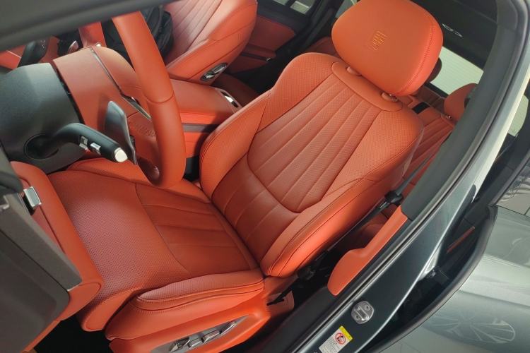 Used BYD Tang L 2025 DM 175KM Drone Player Edition Left Front Seat