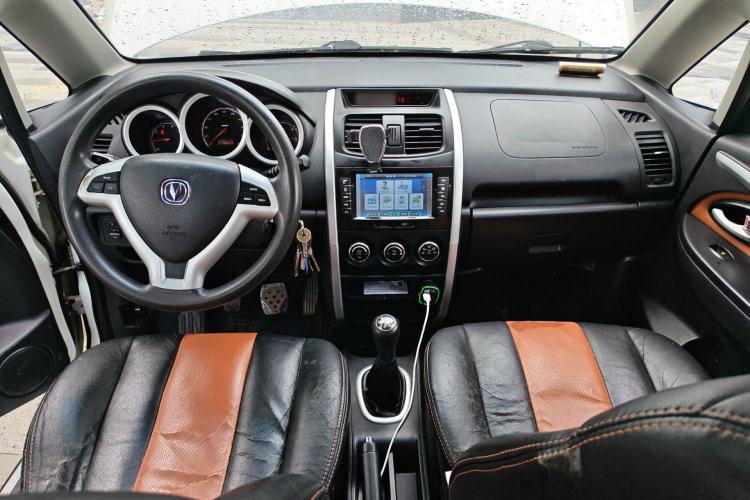 Used CHANGAN CX20 2014 1.4L Manual Sunroof Navigation Version – China IV Standard Center Console