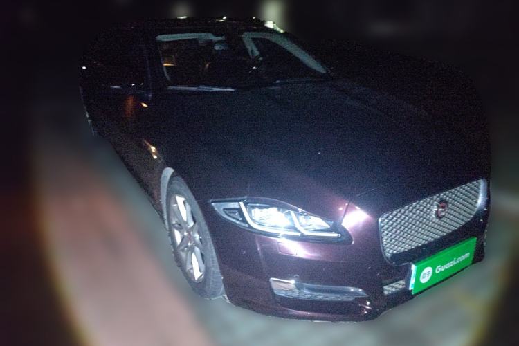 Used Jaguar XJ 2016 XJL 2.0T Two-Wheel-Drive Elegant Business Edition Front Right 45 Deg