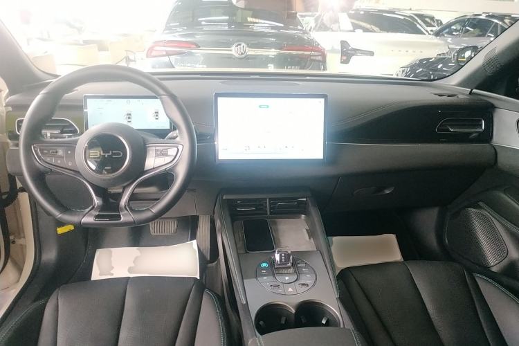 Used BYD Seal 06 New Energy 2025 DM-i Smart Drive 120KM Deluxe Model Center Console